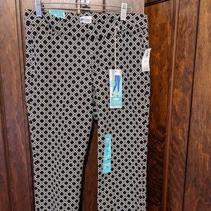 Black Old Navy Pixie Pant